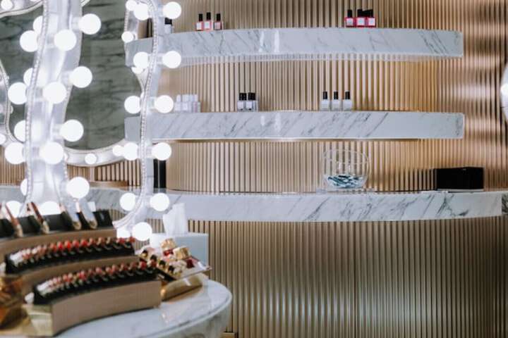 Shopping mall
