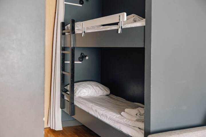 Room 13 of 35