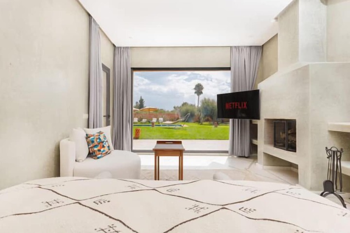 Room 12 of 28