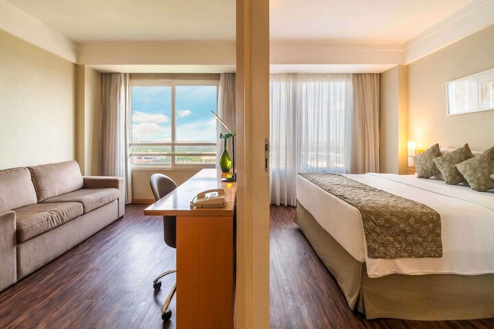 Room 30 of 94
