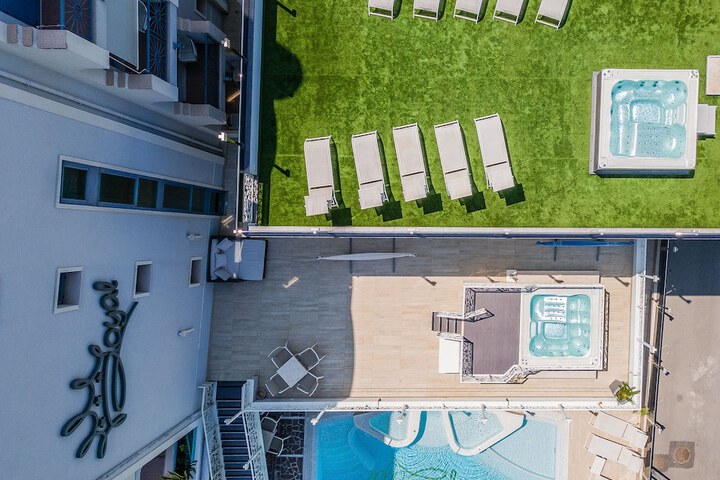 Pool 83 of 169