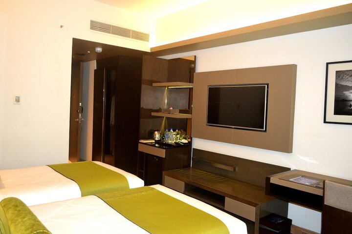 Room 11 of 71