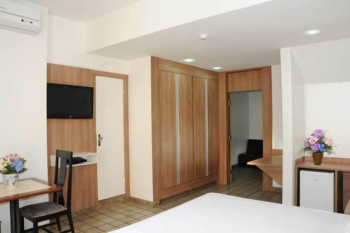 Room 17 of 41