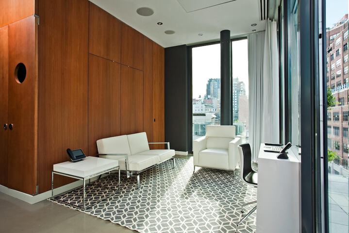 Room 40 of 147