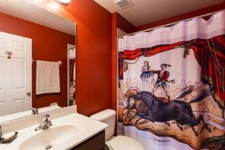 Room 8 of 35