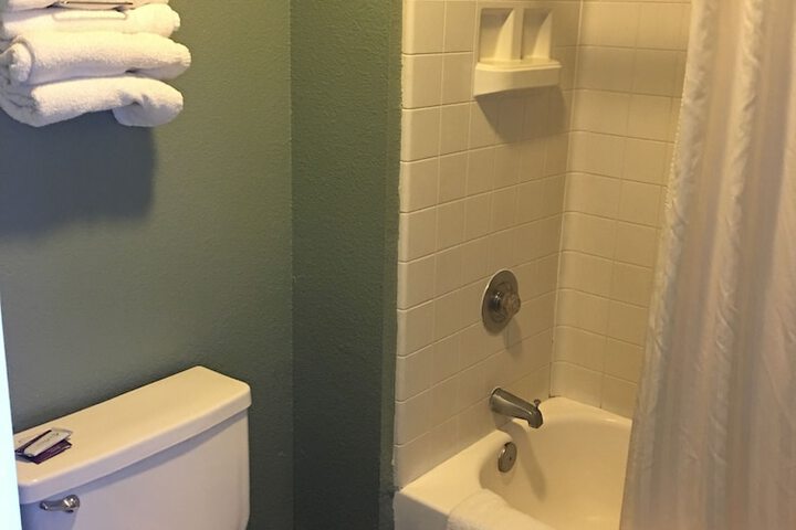 Standard Room, King or Two Doubles (2 of 9)