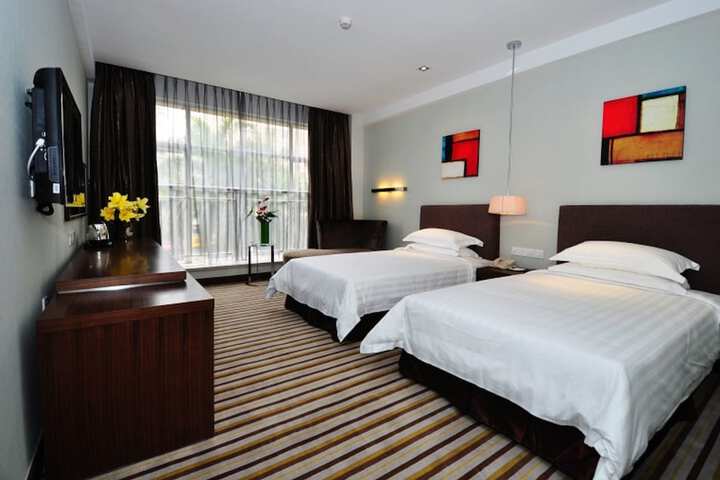 Room 8 of 17