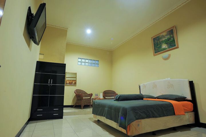 Room 8 of 55