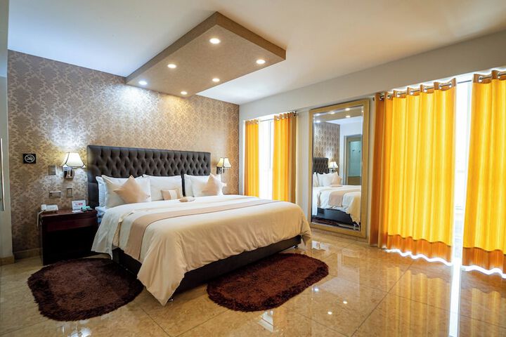 Room 33 of 103