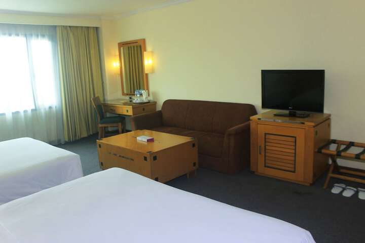 Room 13 of 44