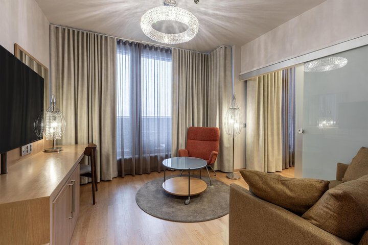 Room 28 of 64