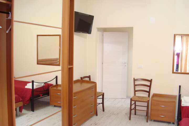 Room 11 of 17