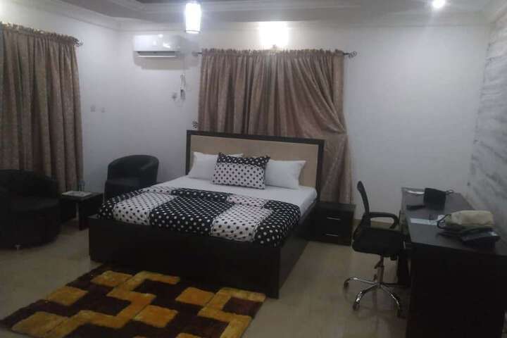 Room 2 of 62