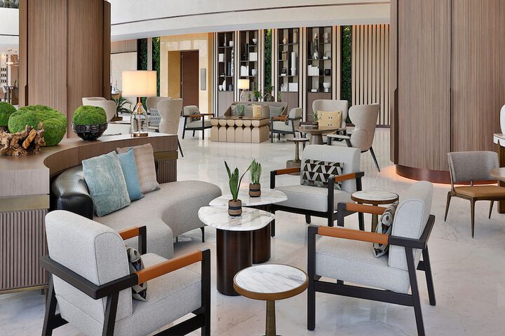 Lounge 104 of 120