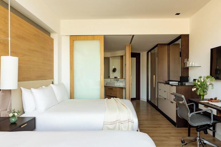 Room 43 of 130