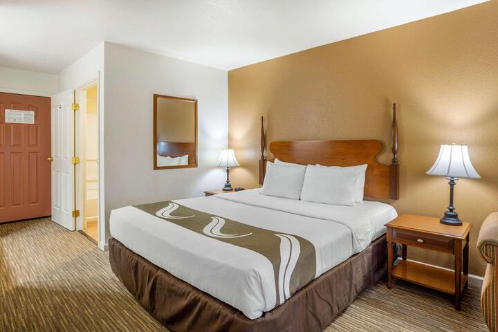 1 King Bed (9 of 15)