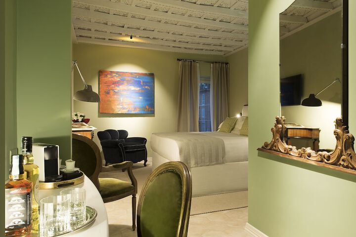 Room 4 of 51