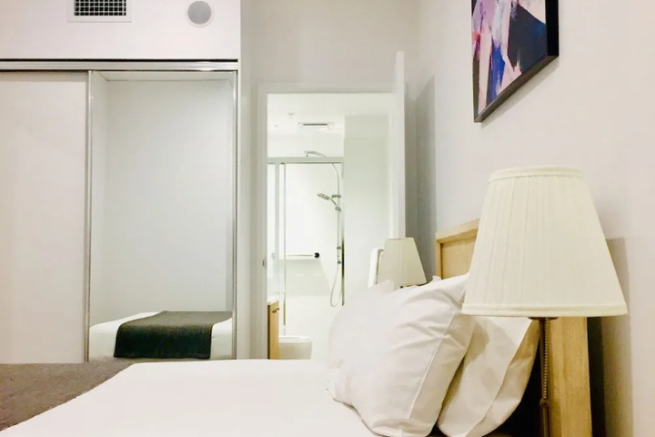Room 3 of 16