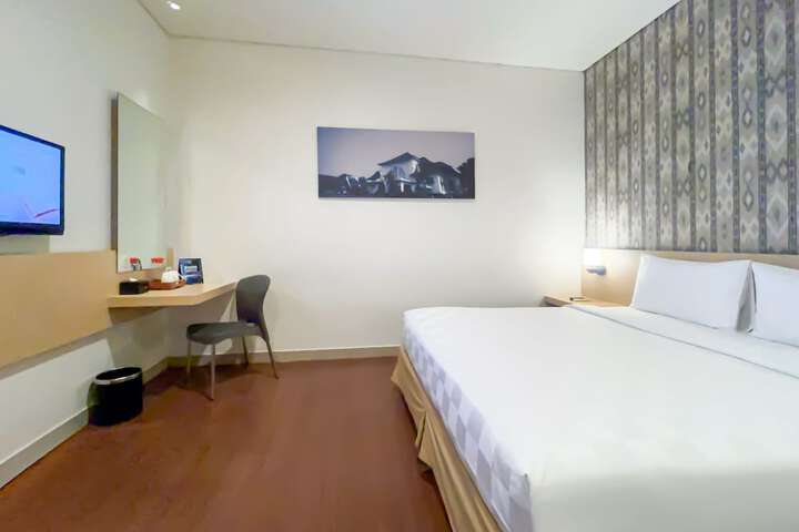 Room 8 of 39