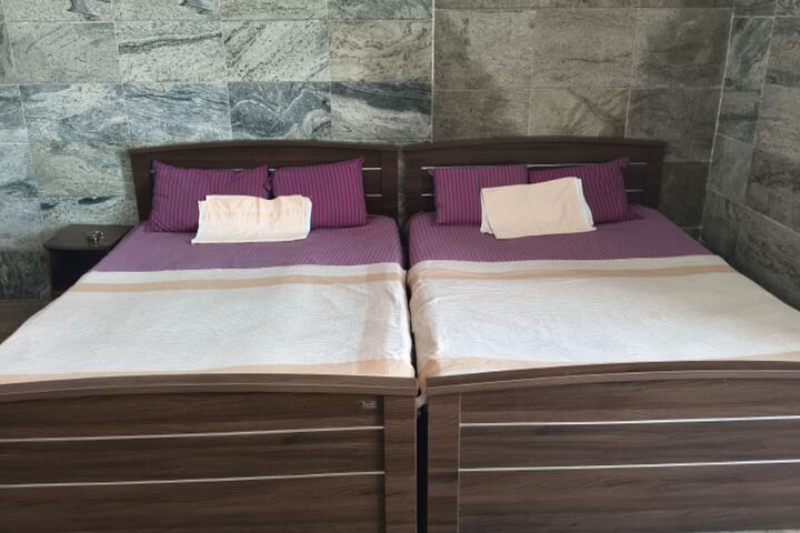 Room 12 of 31