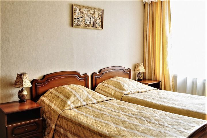 Room 9 of 46