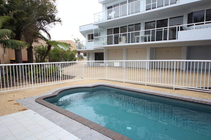 Pool 13 of 15