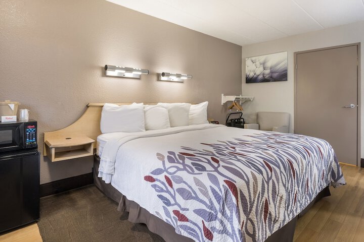 Standard | King Bed (8 of 18)