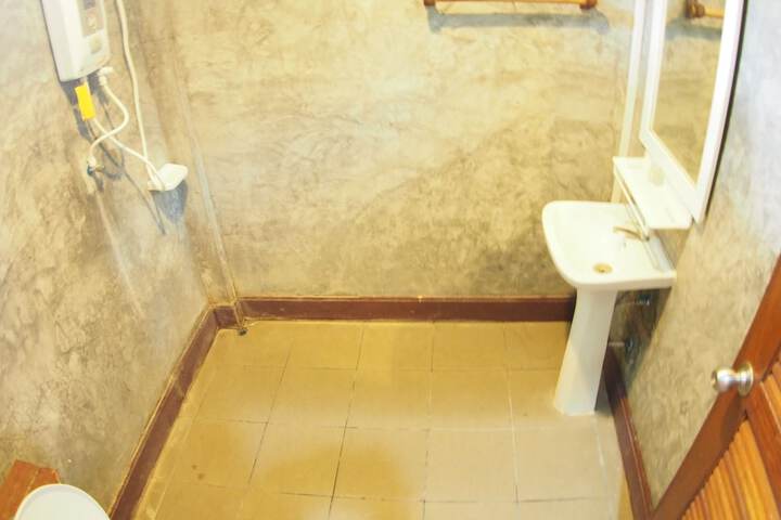 Room 16 of 37