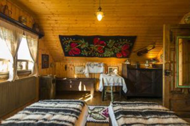 Room 9 of 49