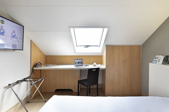 Room 7 of 46