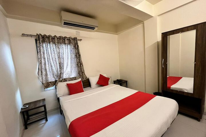Room 6 of 30
