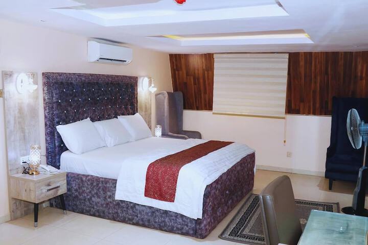 Room 13 of 25