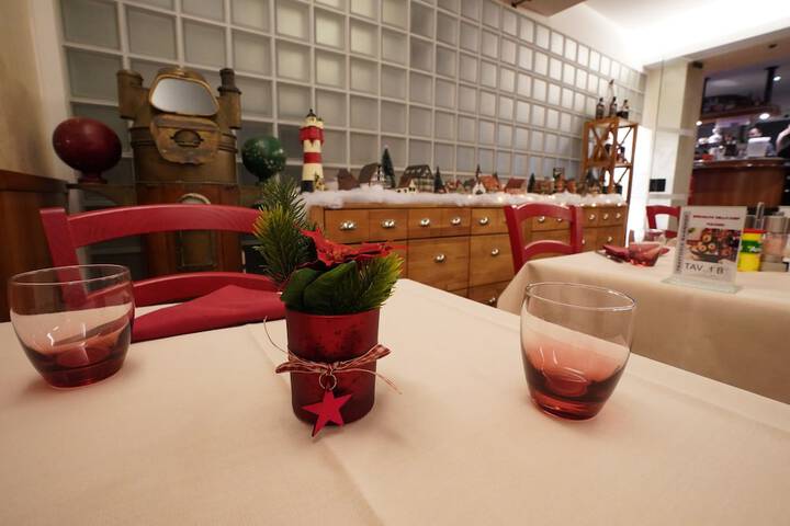 Dining 46 of 71