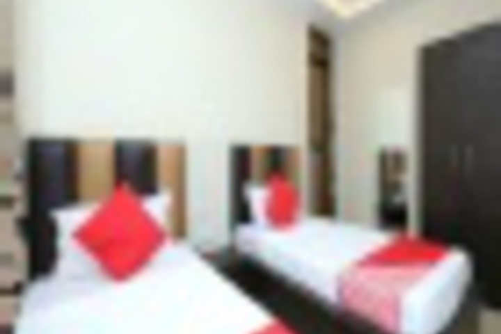Room 182 of 407