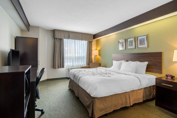 Room 4 of 50