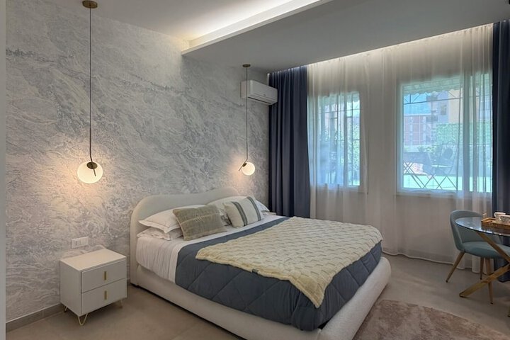 Room 47 of 90