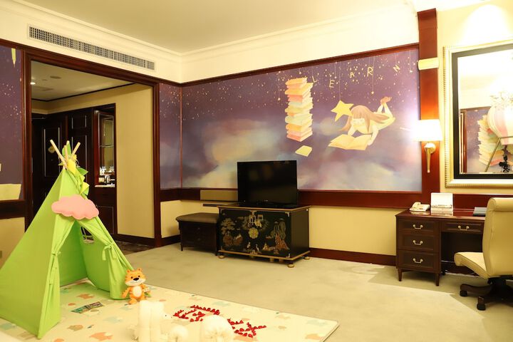Hotel Interior 10 of 51