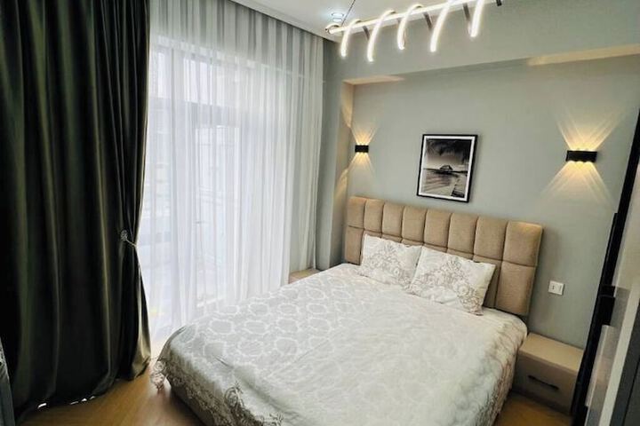 Room 2 of 6