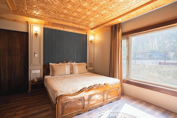 Room 2 of 23