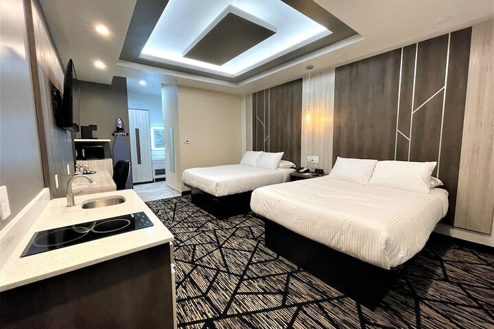 Room 11 of 18
