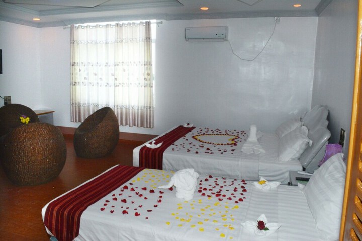 Room 6 of 51