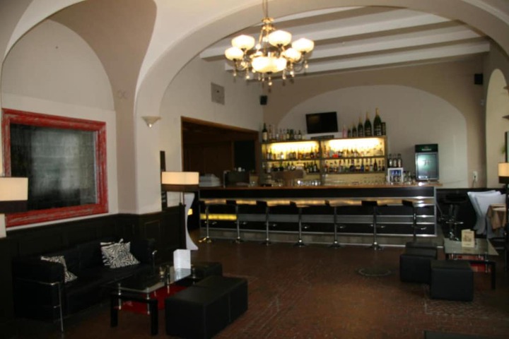 Lounge 39 of 50