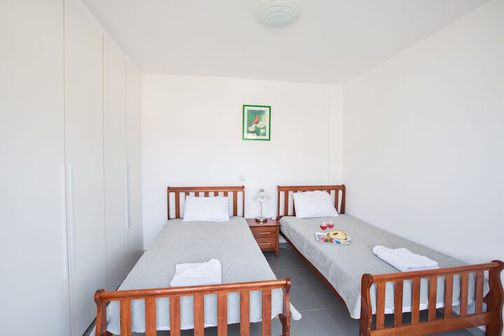 Room 6 of 24