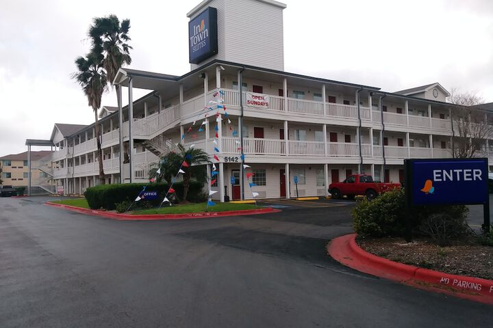 Hotel 27 of 28