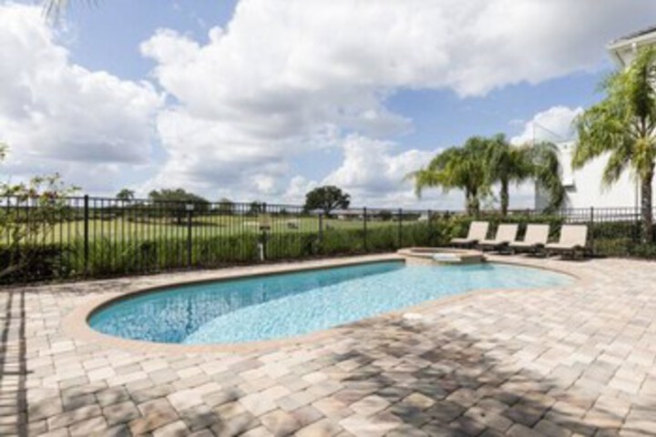 Pool 24 of 38
