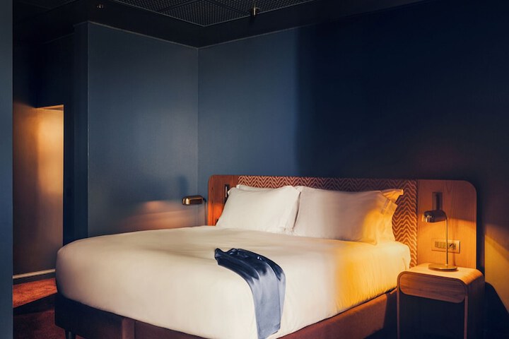 Room 46 of 120