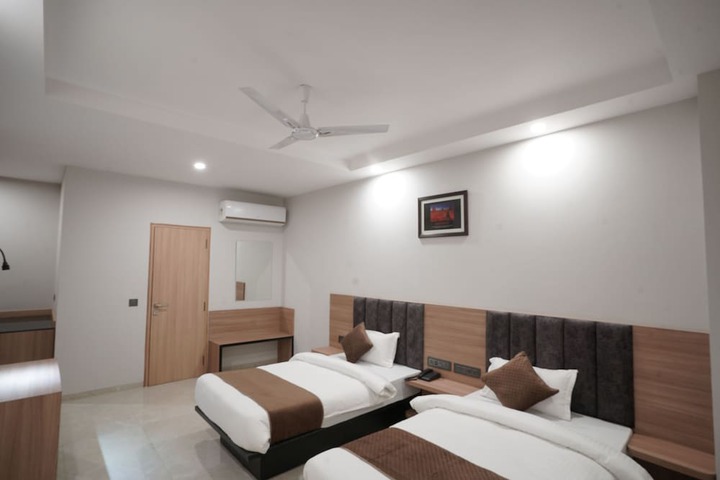 Room 30 of 69