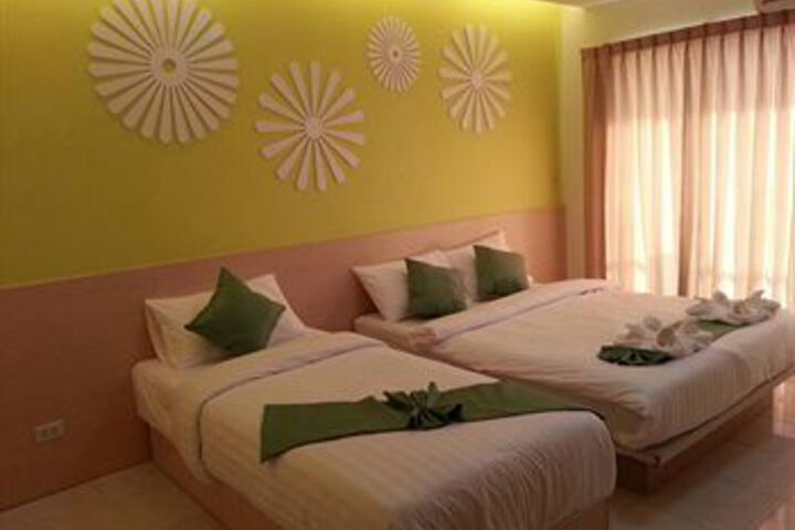 Room 6 of 34