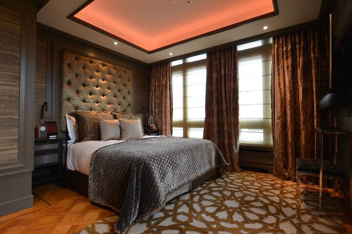 Room 13 of 87