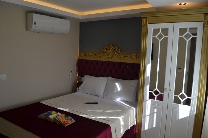 Room 13 of 74